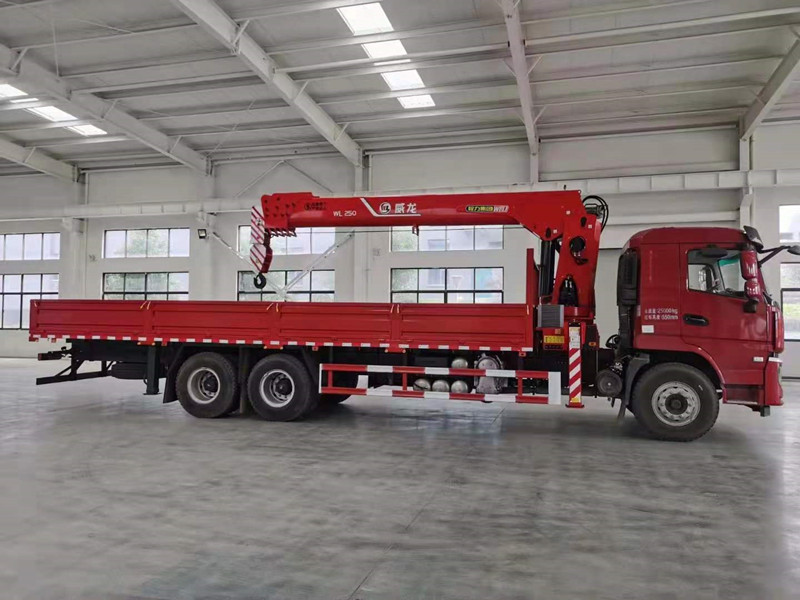 國(guó)六陜汽軒德翼6后雙橋隨車(chē)吊廠家直銷(xiāo)